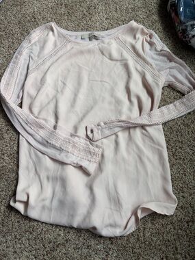 Women’s Lightweight Lace-Trim Long Sleeve Top - Pale Pink